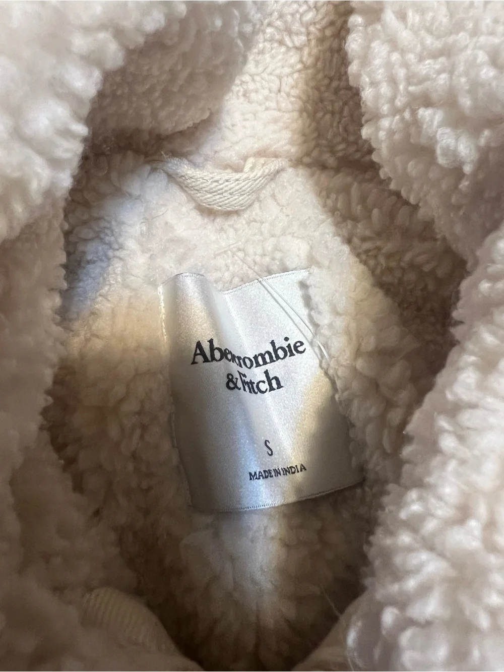Abercrombie & Fitch cream canvas